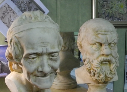 Вольтер и Сократ